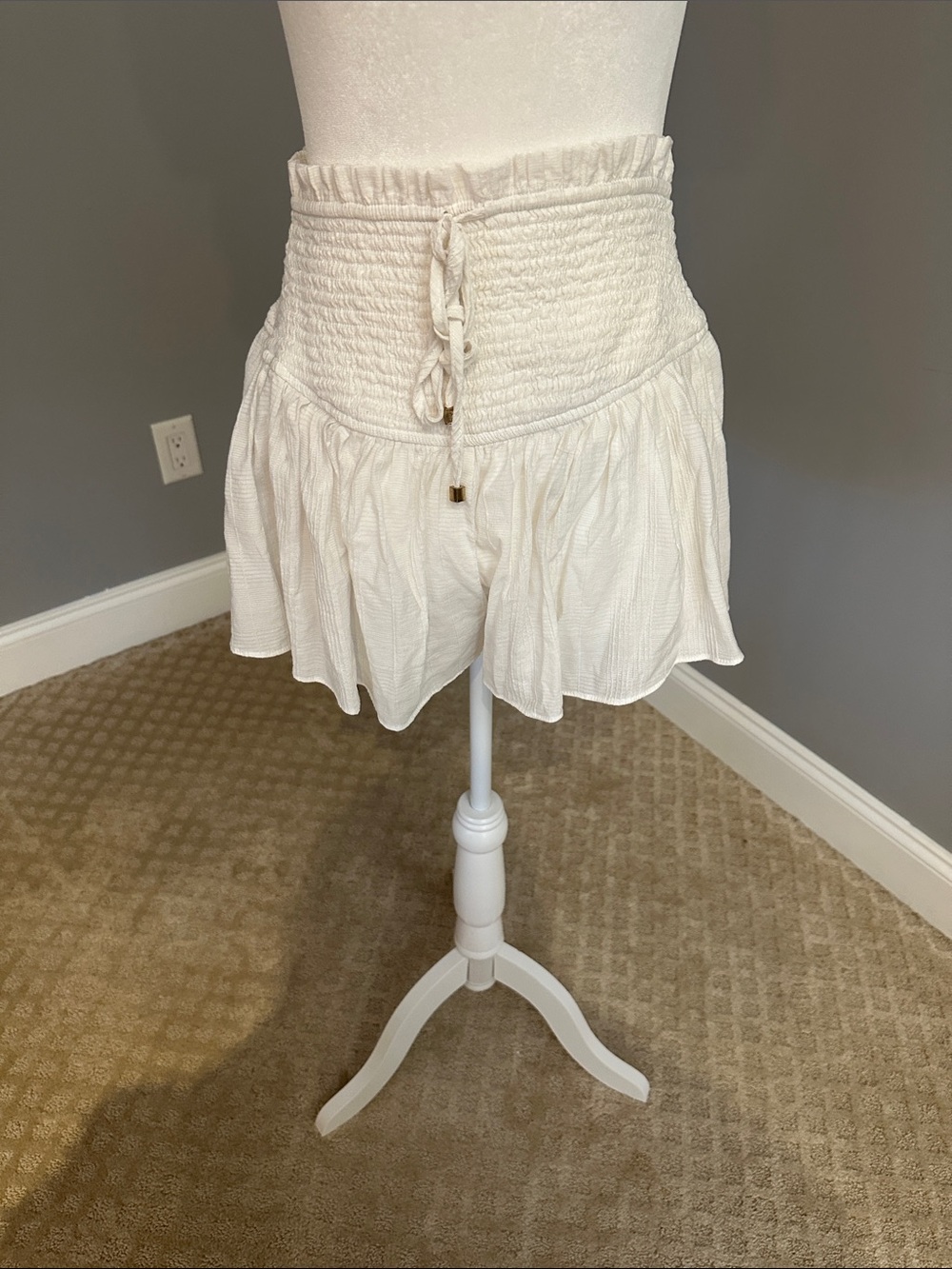 DO+BE Cream Smocked Waist Mini Skirt